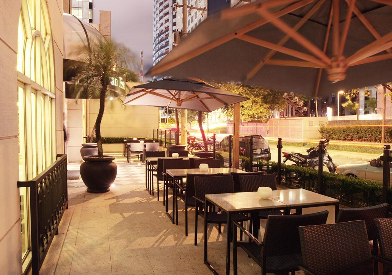 Gran Estanplaza Berrini Hotell São Paulo Eksteriør bilde The outdoor patio at the restaurant