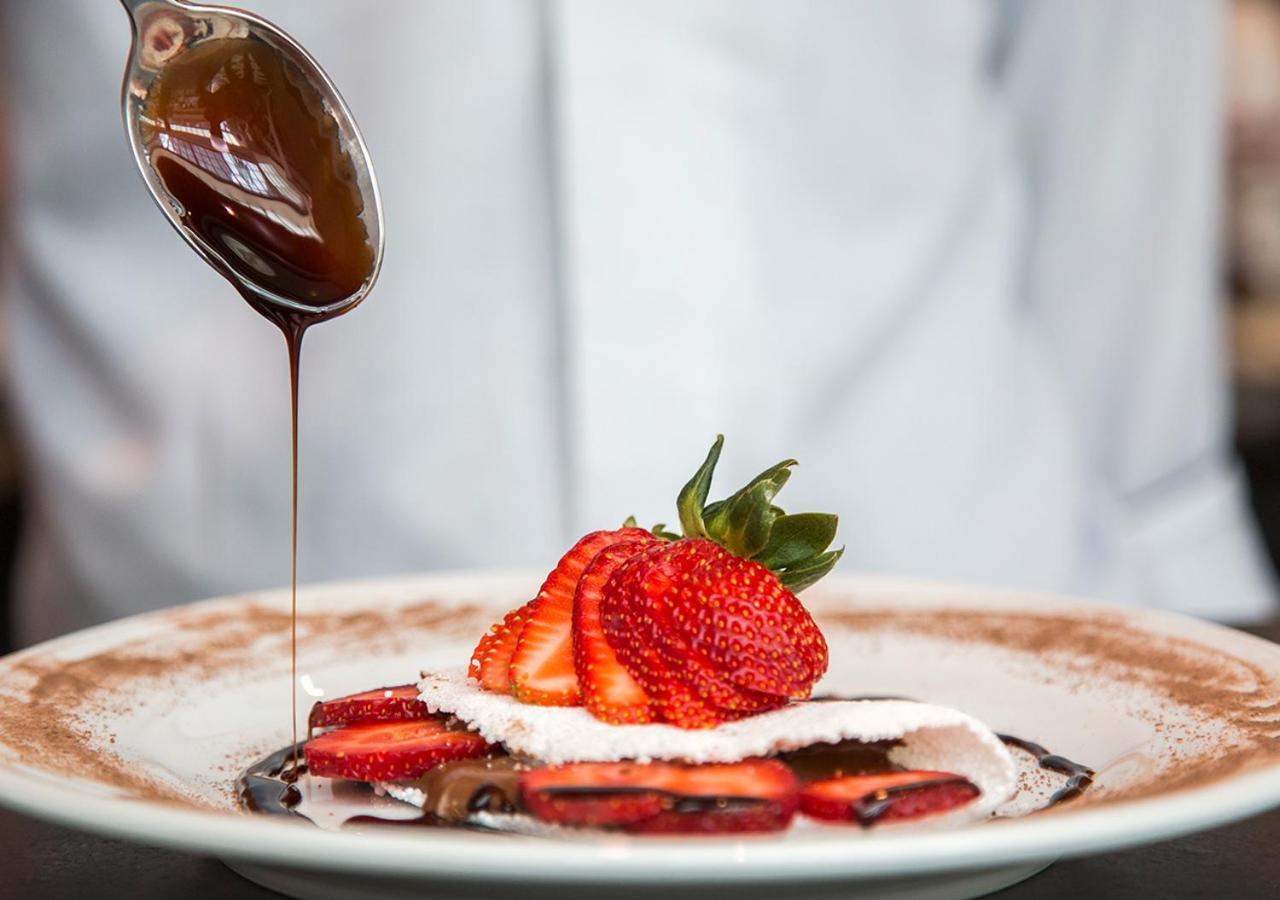 Gran Estanplaza Berrini Hotell São Paulo Eksteriør bilde Strawberries with balsamic vinegar