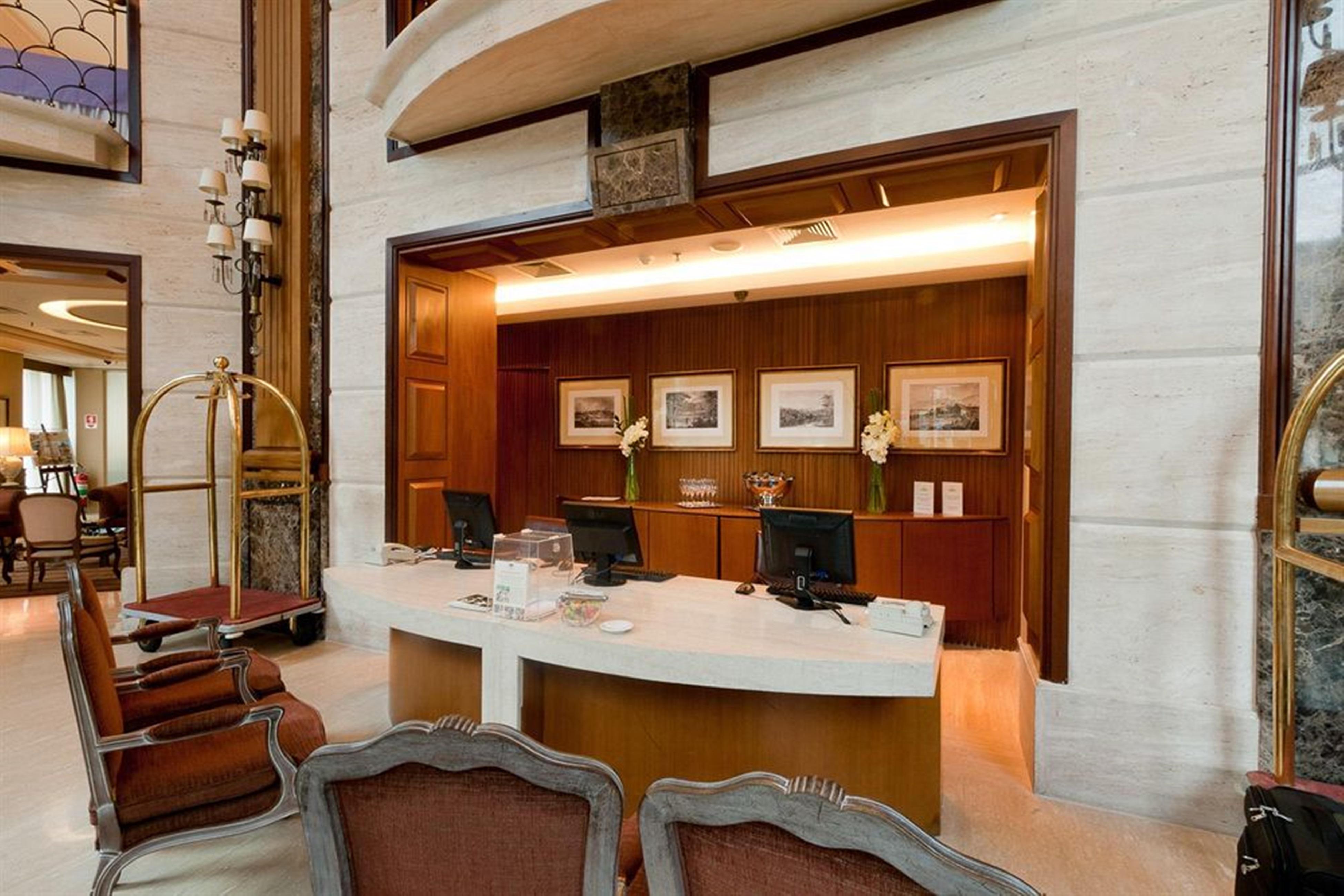 Gran Estanplaza Berrini Hotell São Paulo Eksteriør bilde Concierge desk at the Ritz-Carlton, Dubai